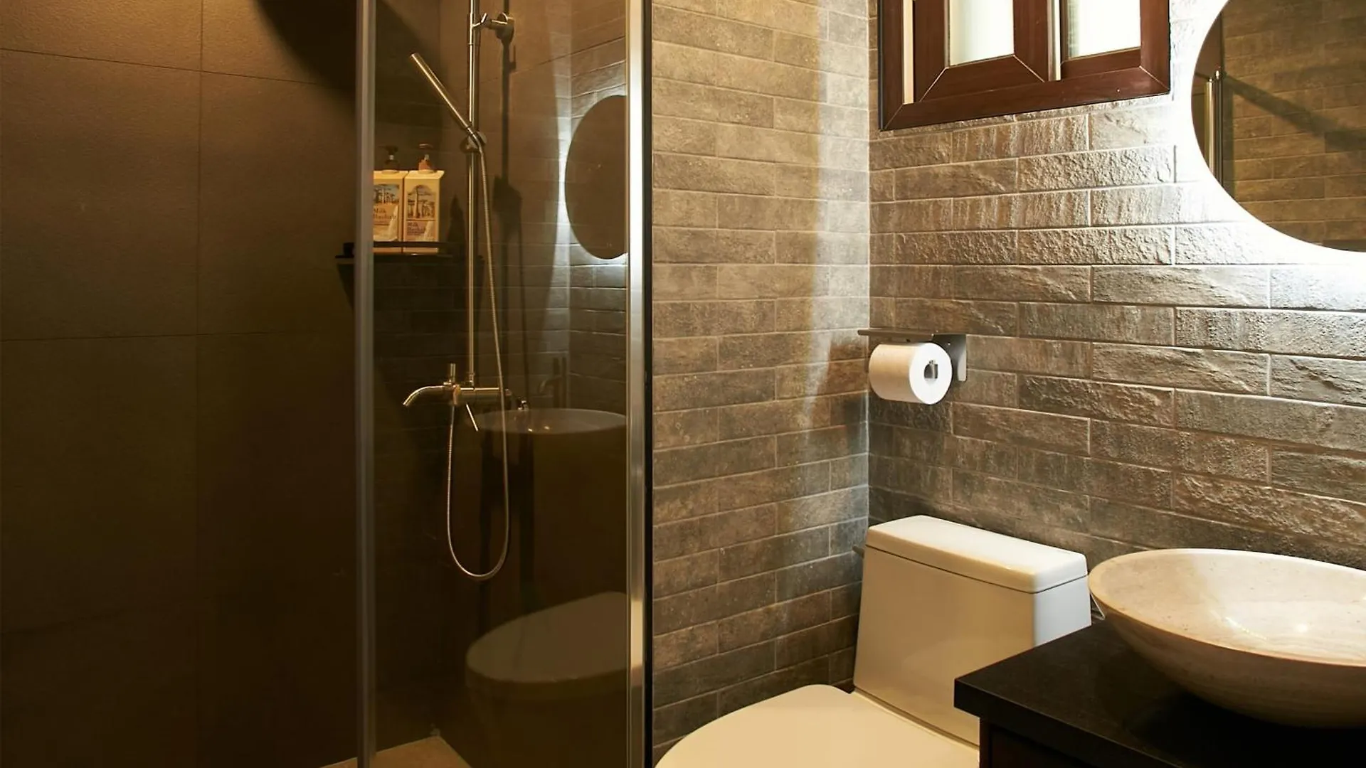 Whity Pension Incheon Guest house