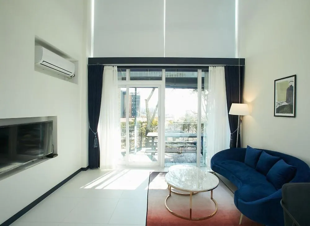 Whity Pension Incheon Guest house