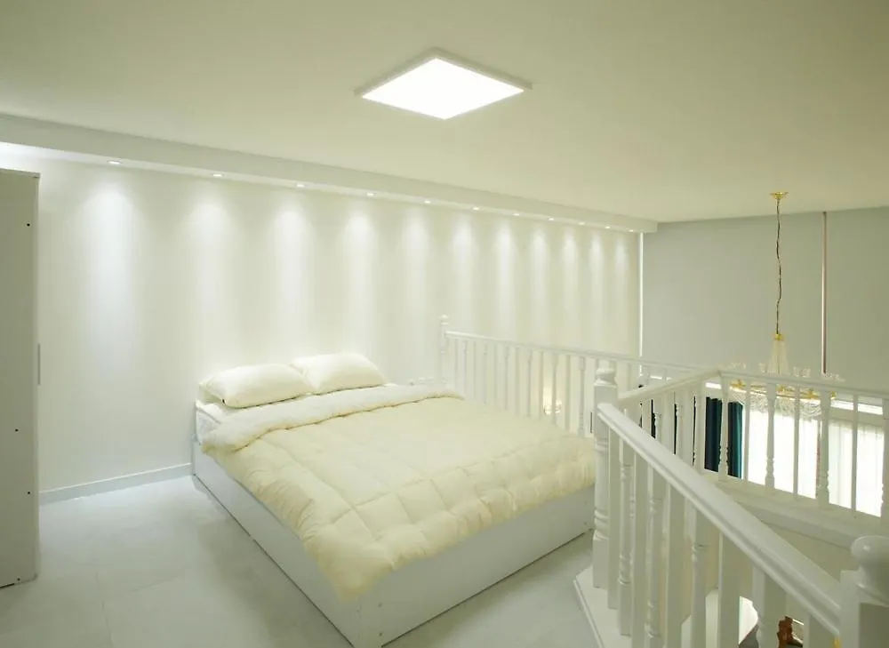 Whity Pension Incheon Guest house